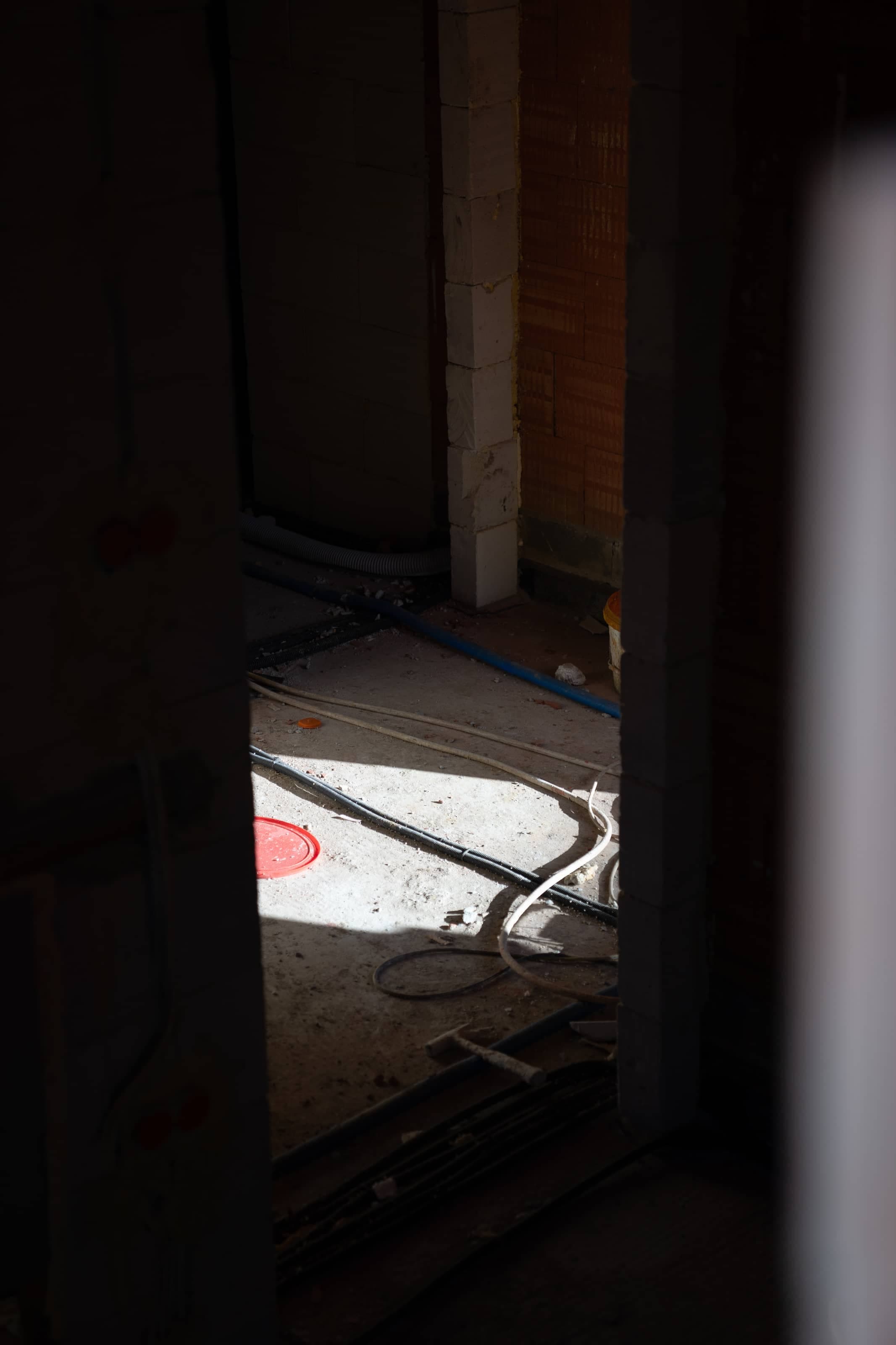 Instalacje prowadzone wewnątrz budynku